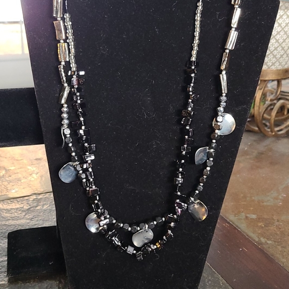 Beaded double strand necklace and bracelets - Picture 4 of 9